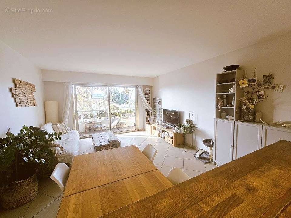 Appartement à LE CANNET