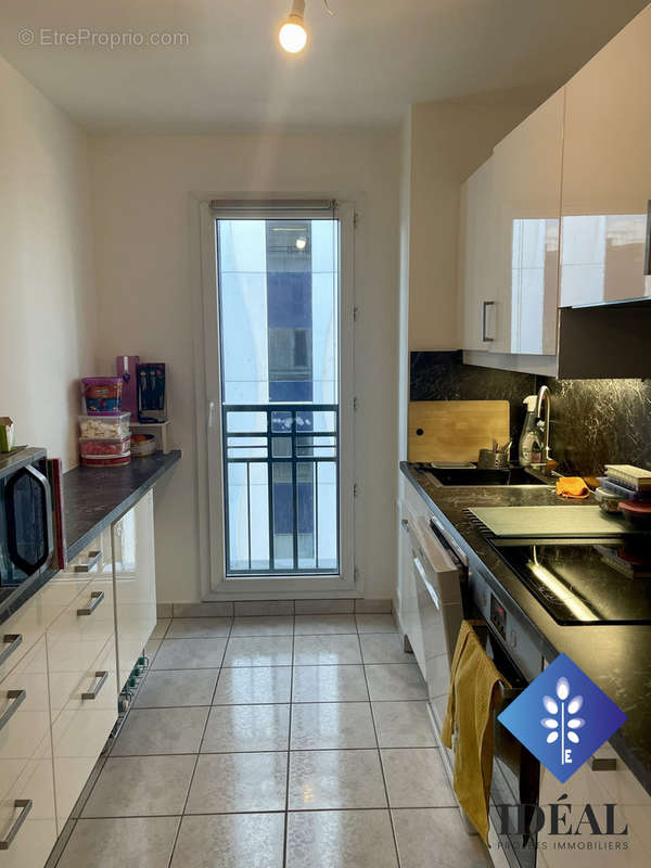 Appartement à COURBEVOIE