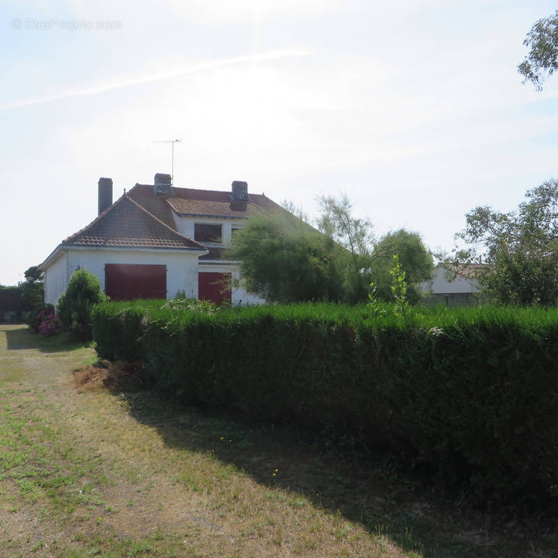 Maison à COMMEQUIERS