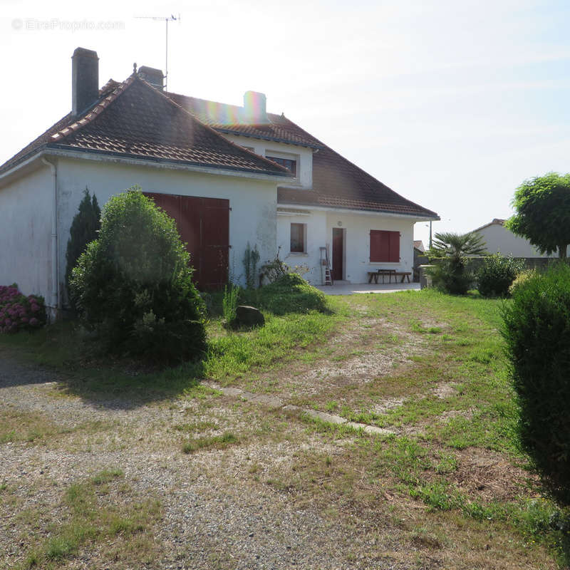 Maison à COMMEQUIERS