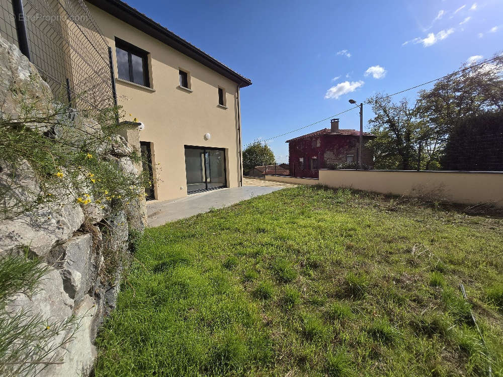 Maison à SOUCIEU-EN-JARREST