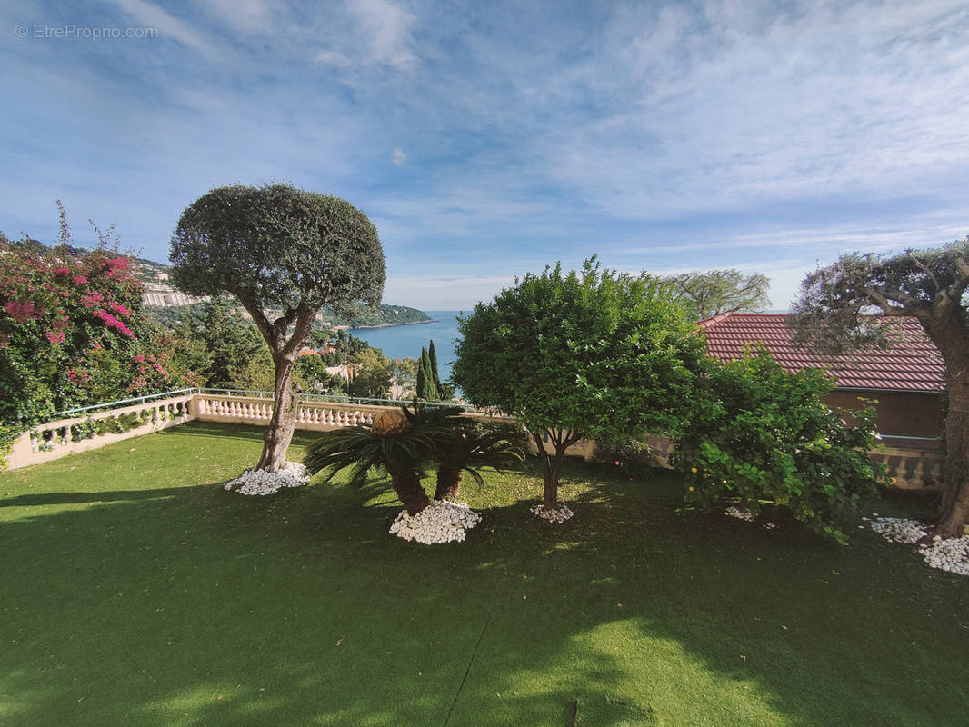 Appartement à ROQUEBRUNE-CAP-MARTIN