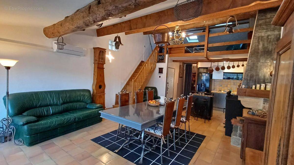 Appartement à VINON-SUR-VERDON