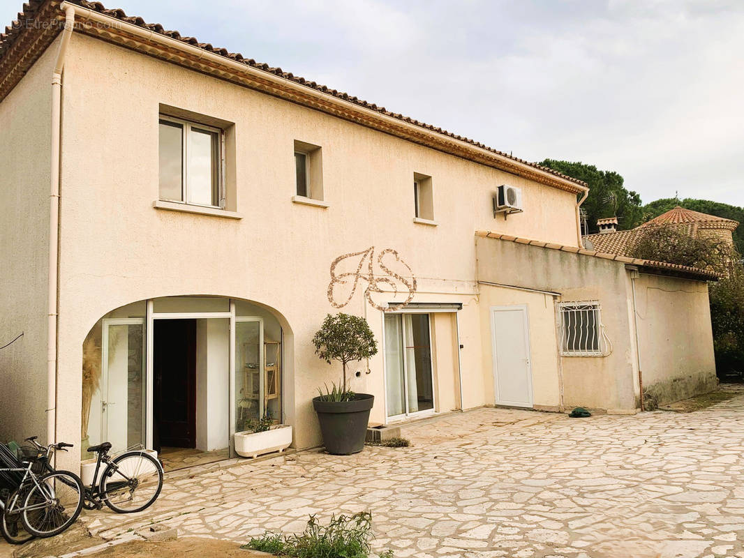 Maison à SAINT-GILLES