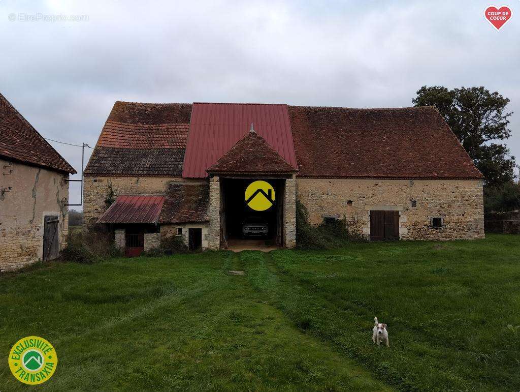 Maison à LURCY-LEVIS