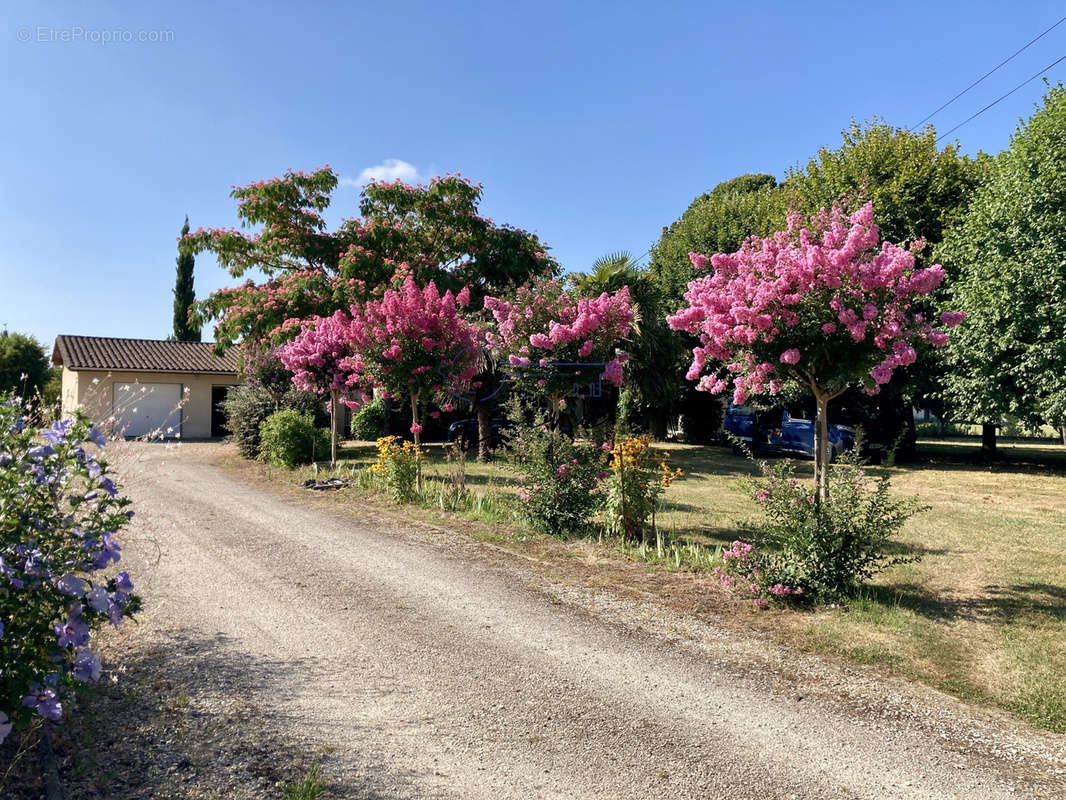 Maison à PINEUILH