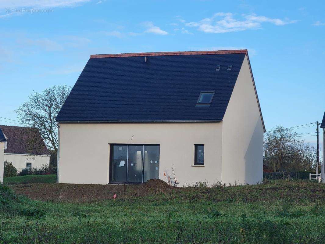 Maison à BEAUMONT-LA-RONCE