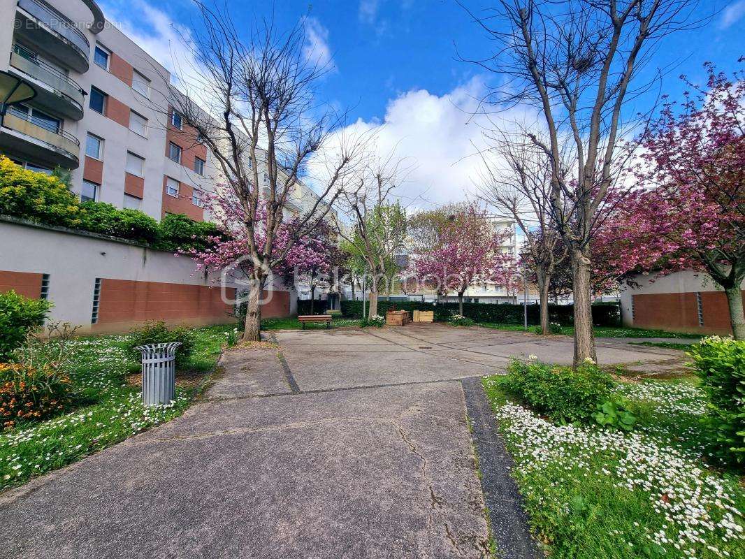 Appartement à IVRY-SUR-SEINE