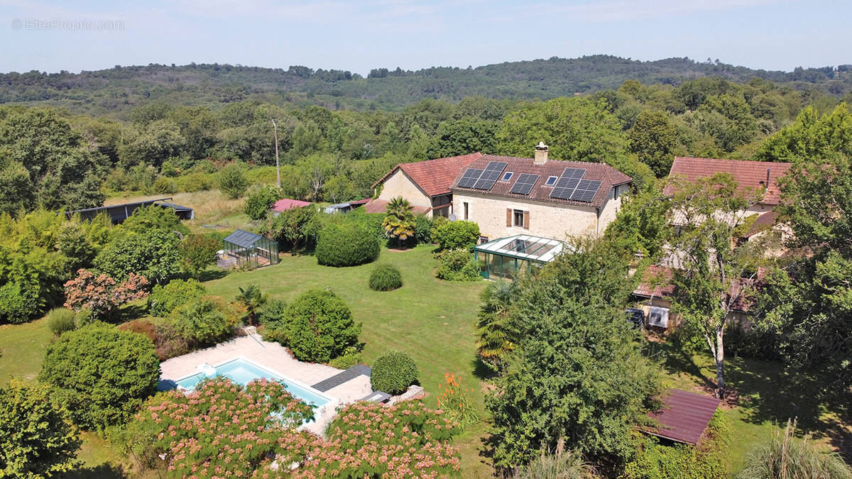 Maison à LA CHAPELLE-AUBAREIL