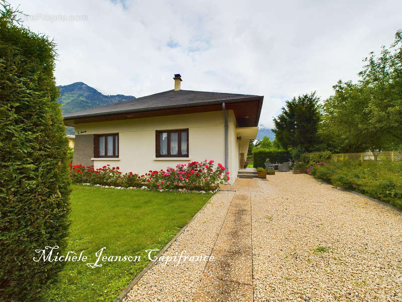 Maison à LA CHAMBRE