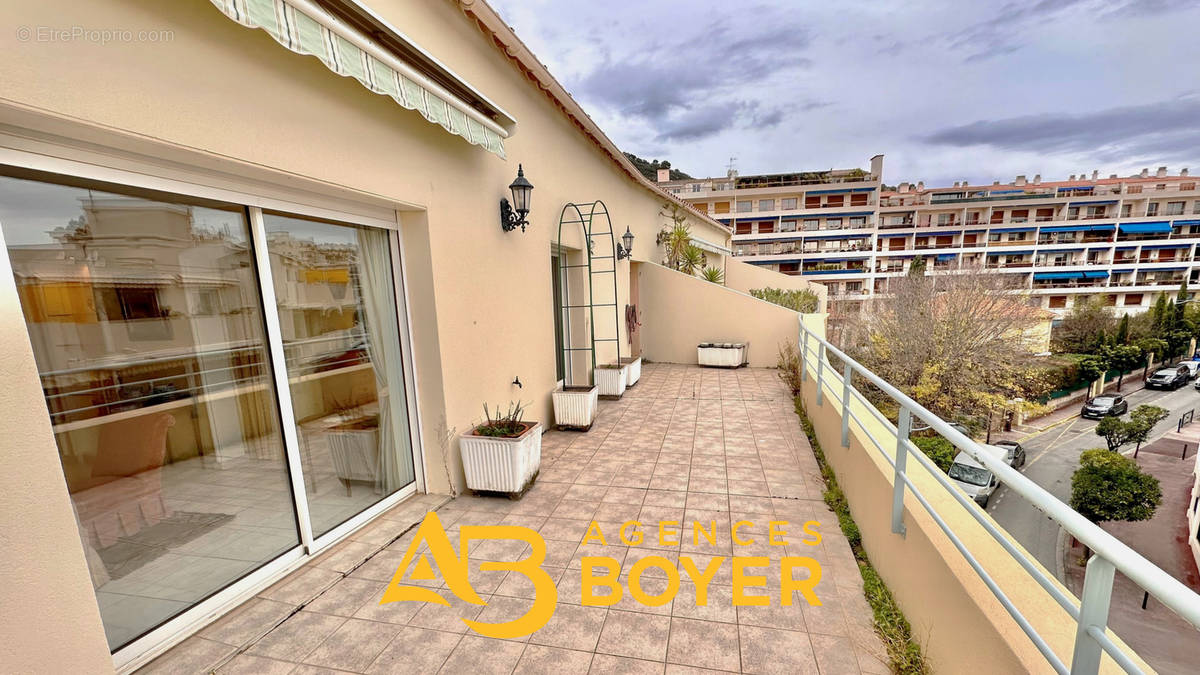 Appartement à HYERES