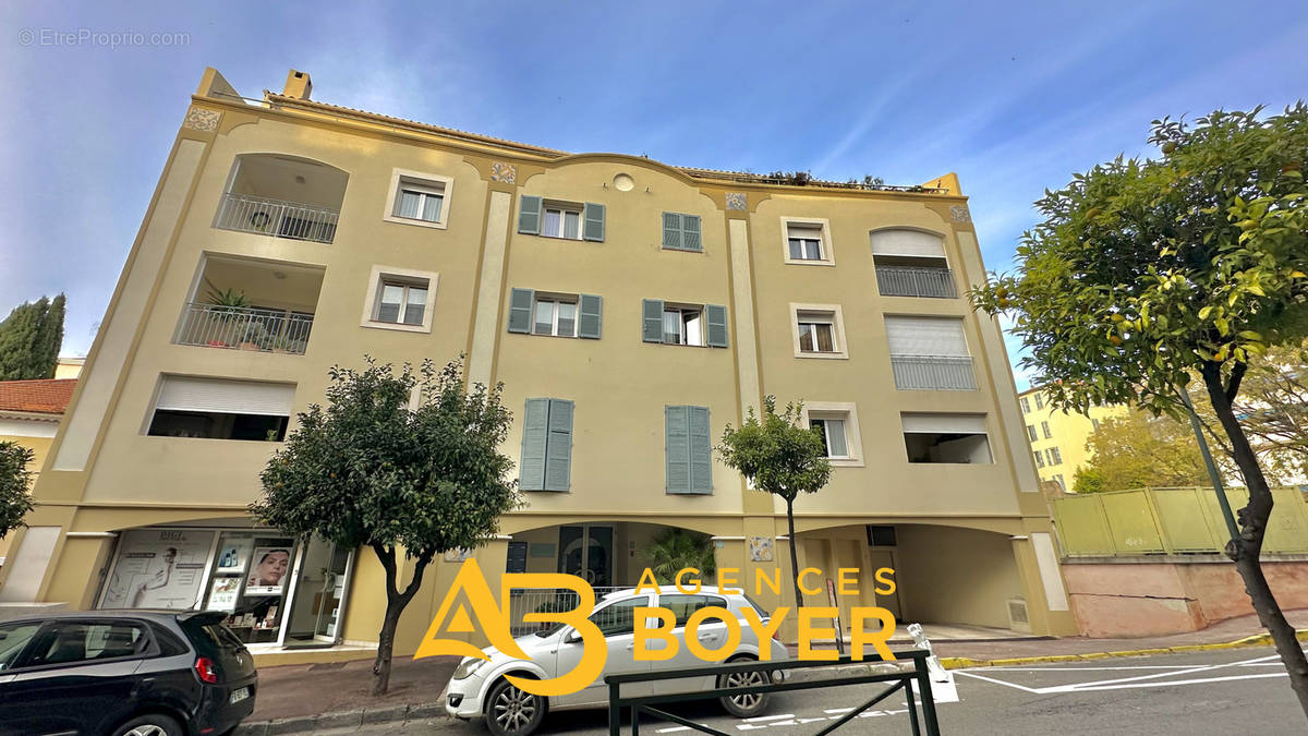 Appartement à HYERES