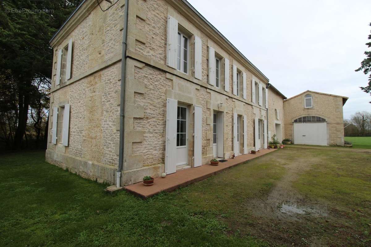 Maison à SAINT-SYMPHORIEN