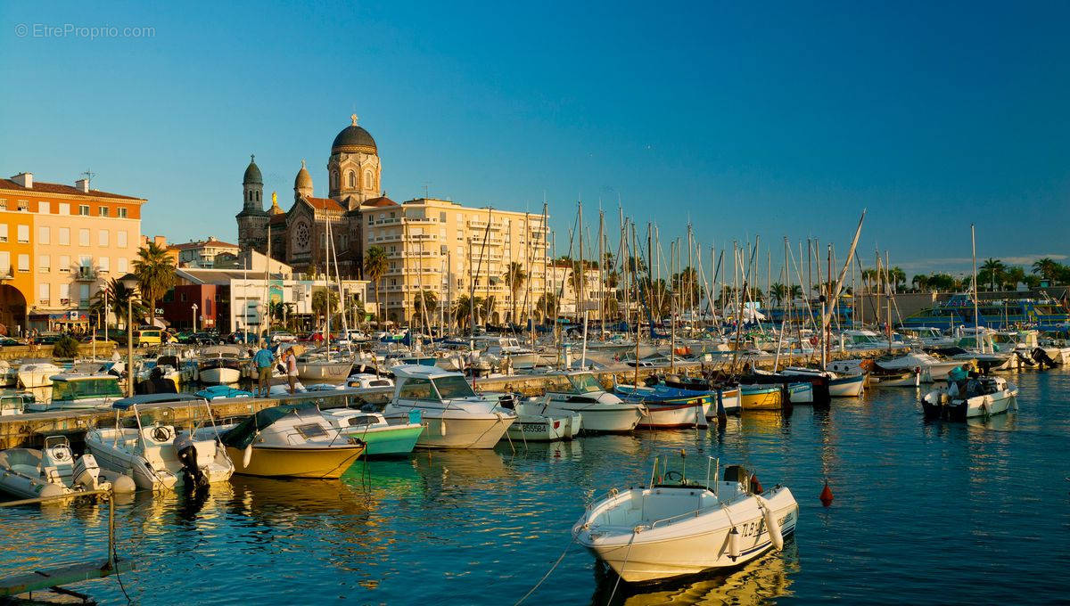 Commerce à SAINT-RAPHAEL