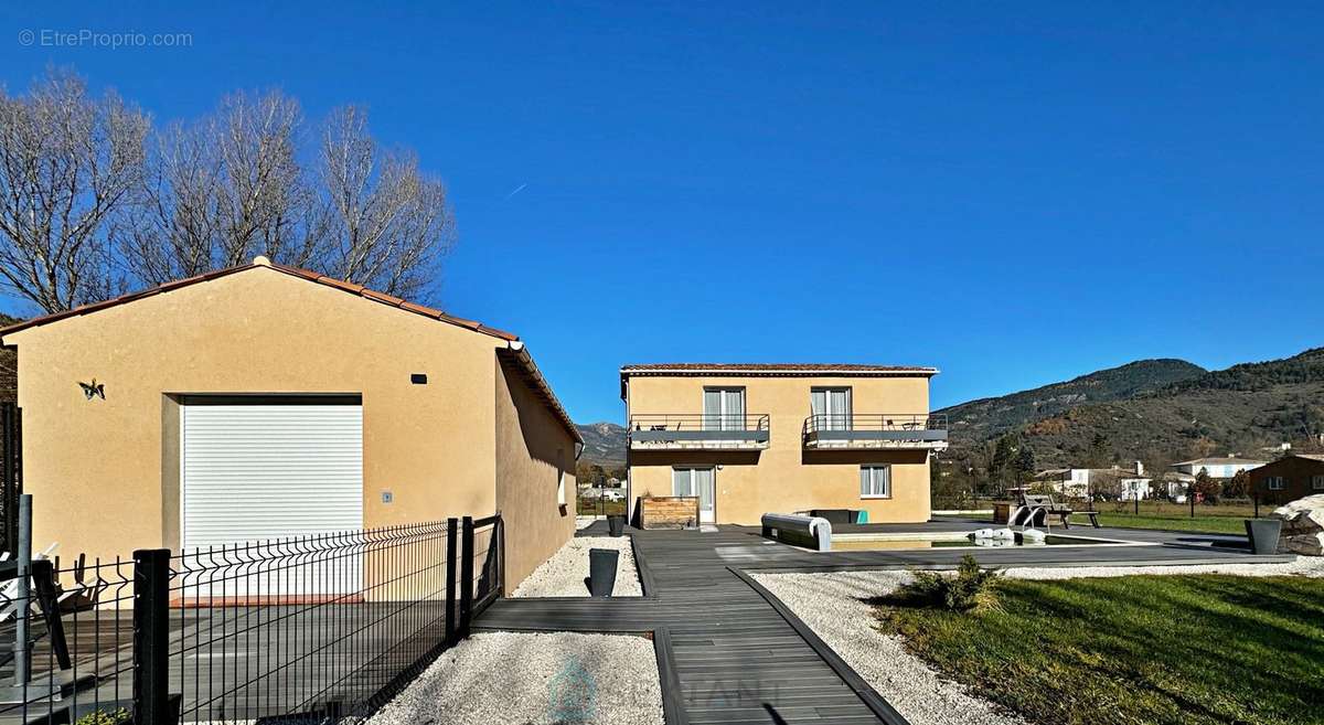 Maison à CASTELLANE