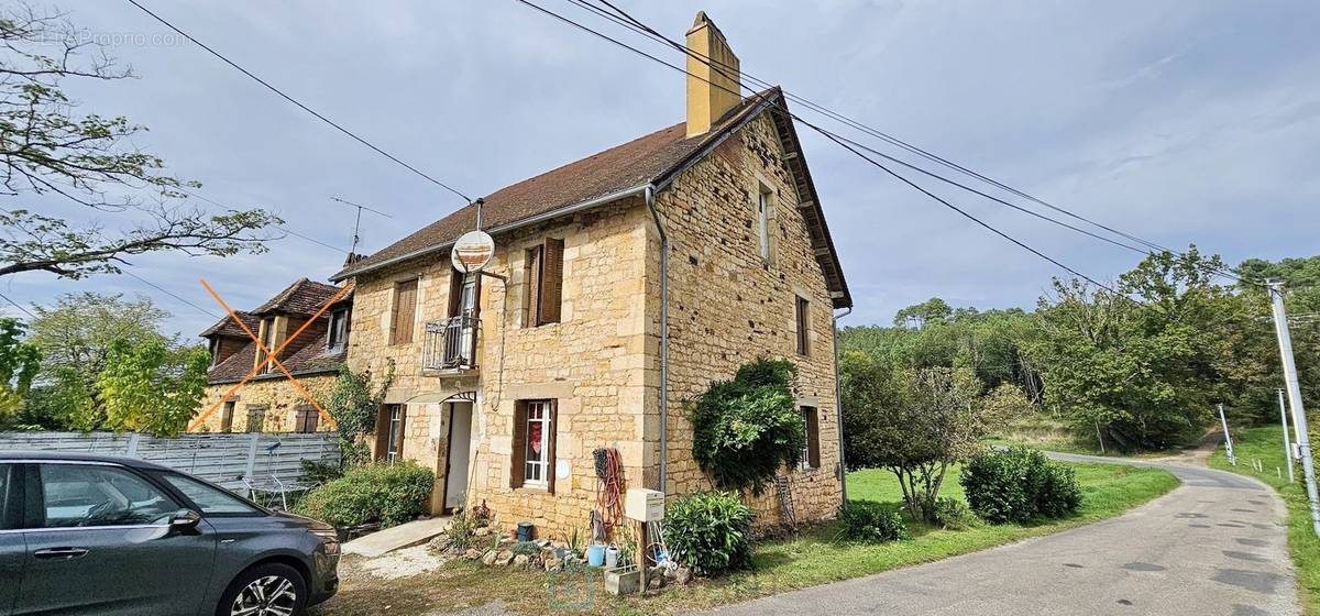 Maison à CENAC-ET-SAINT-JULIEN