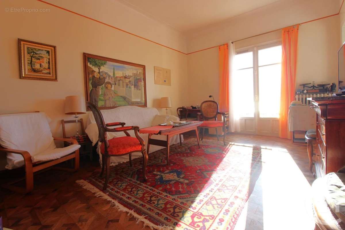 Appartement à MENTON