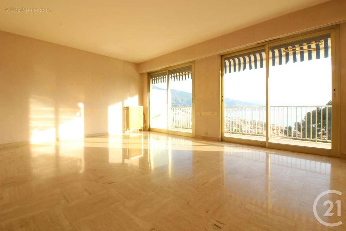 Appartement à ROQUEBRUNE-CAP-MARTIN