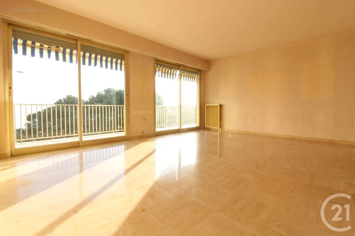 Appartement à ROQUEBRUNE-CAP-MARTIN