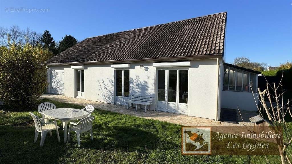 Maison à LE CHATELET-EN-BRIE