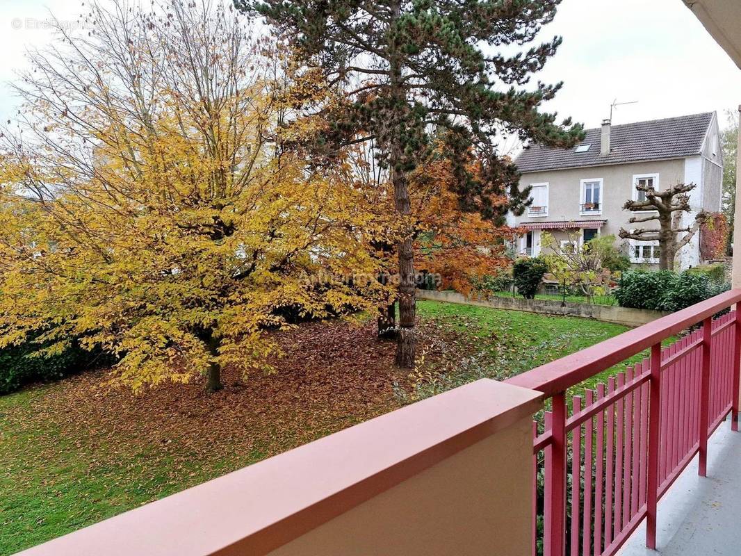 Appartement à CORBEIL-ESSONNES