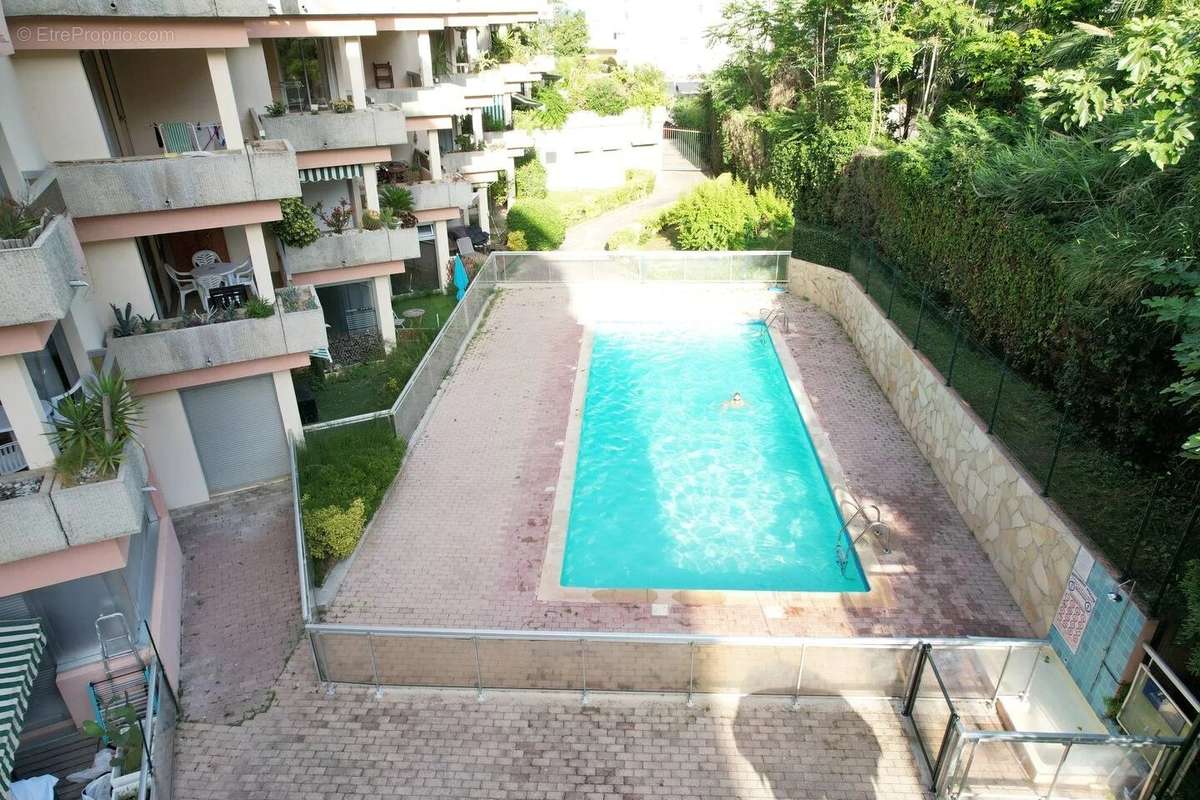 Appartement à ROQUEBRUNE-CAP-MARTIN