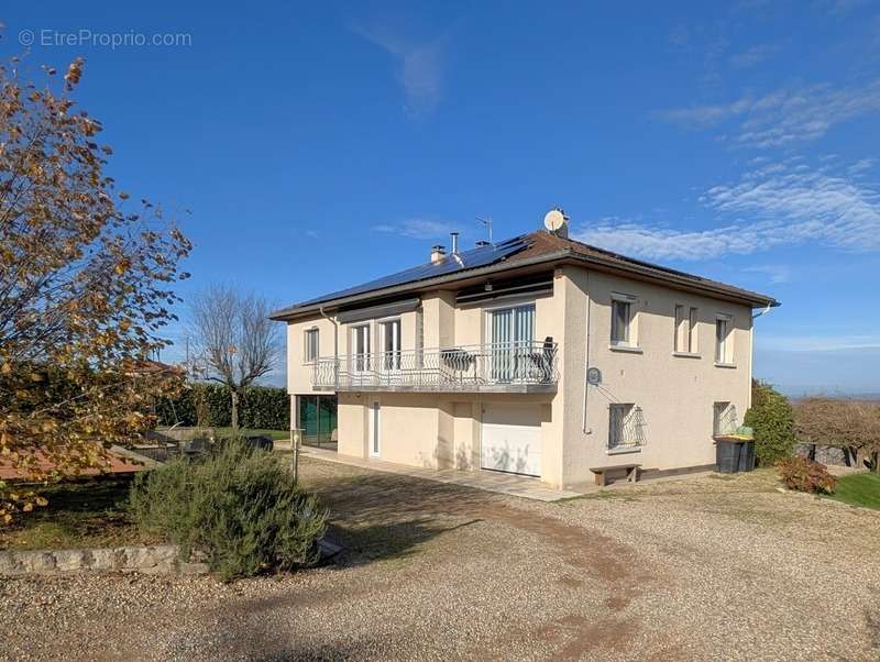 Maison à LE COTEAU