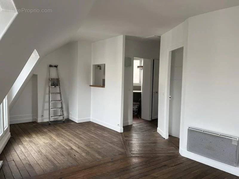 Appartement à PARIS-10E