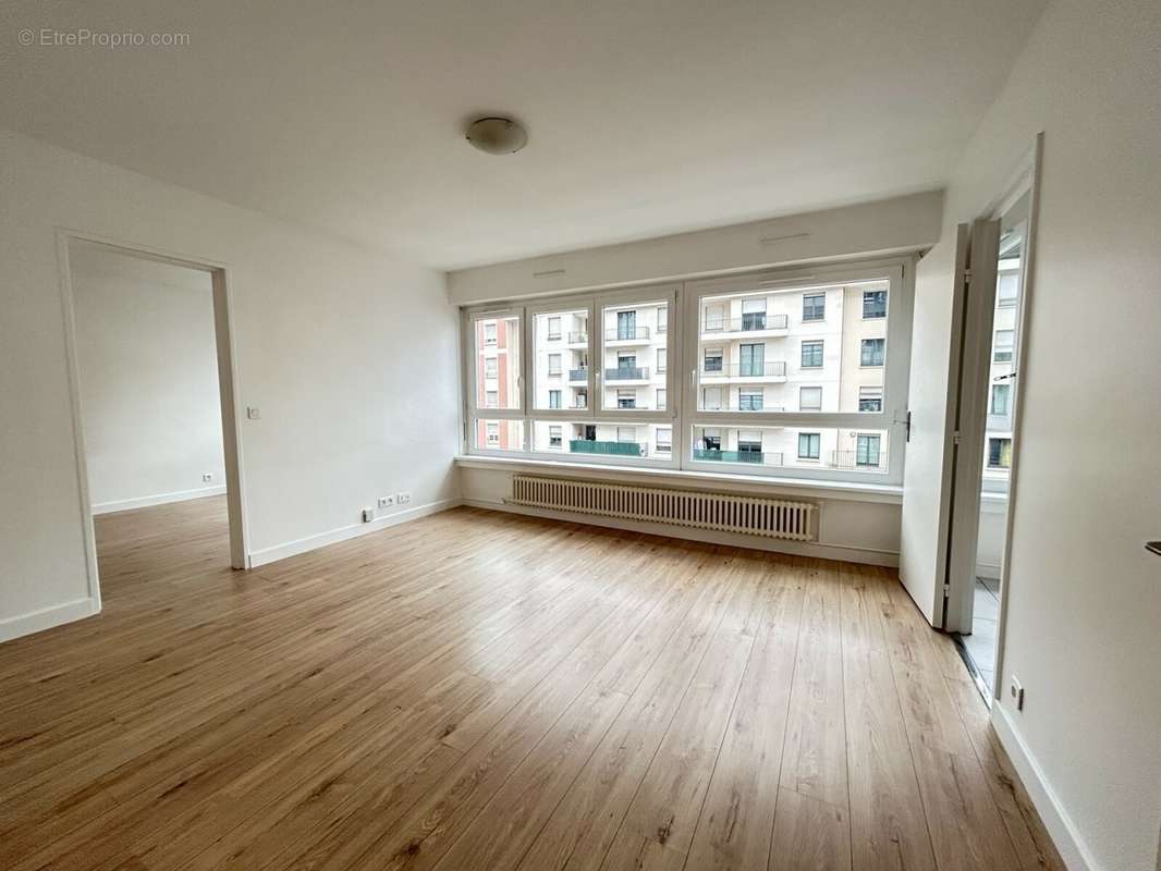 Appartement à COURBEVOIE