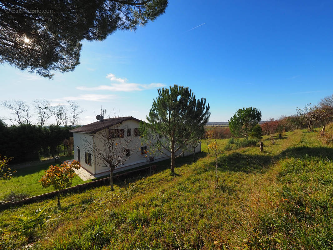 Maison à LAMOTHE-LANDERRON