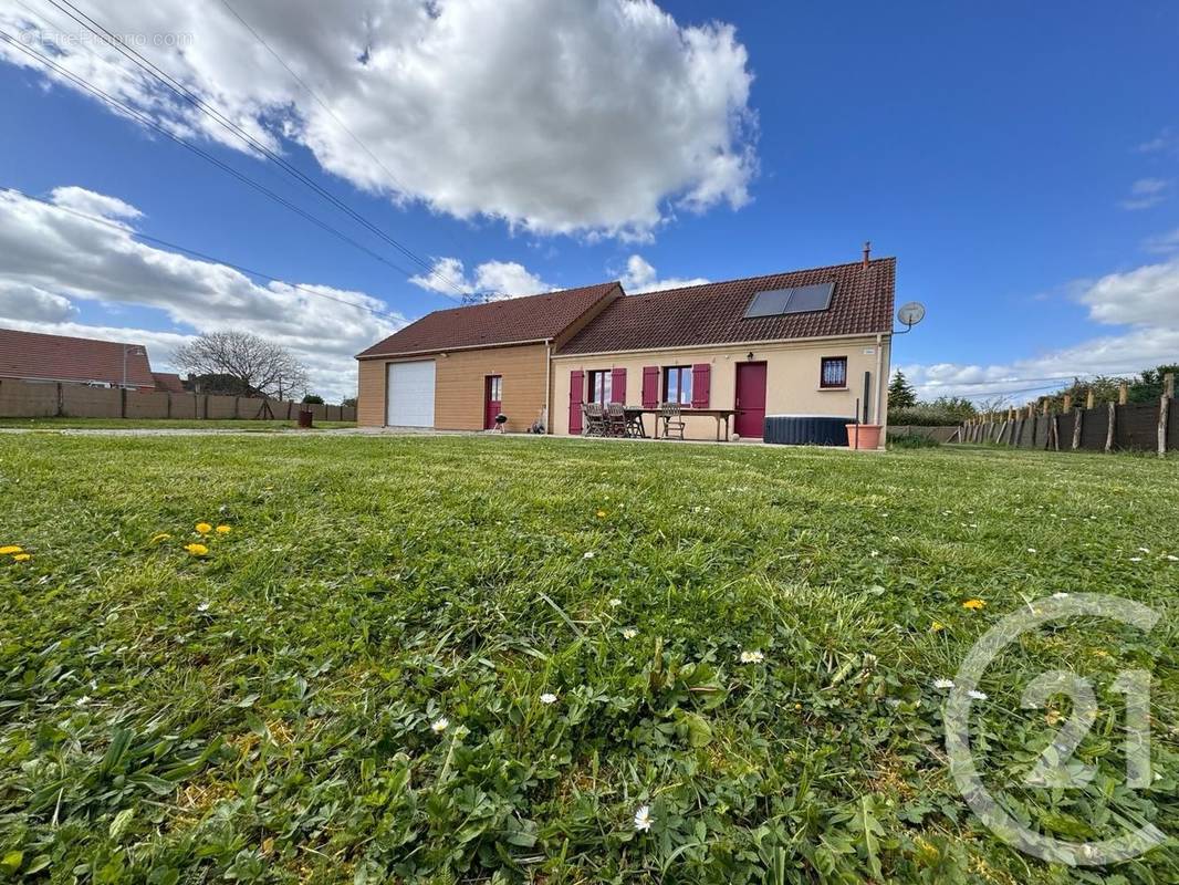 Maison à EGRISELLES-LE-BOCAGE