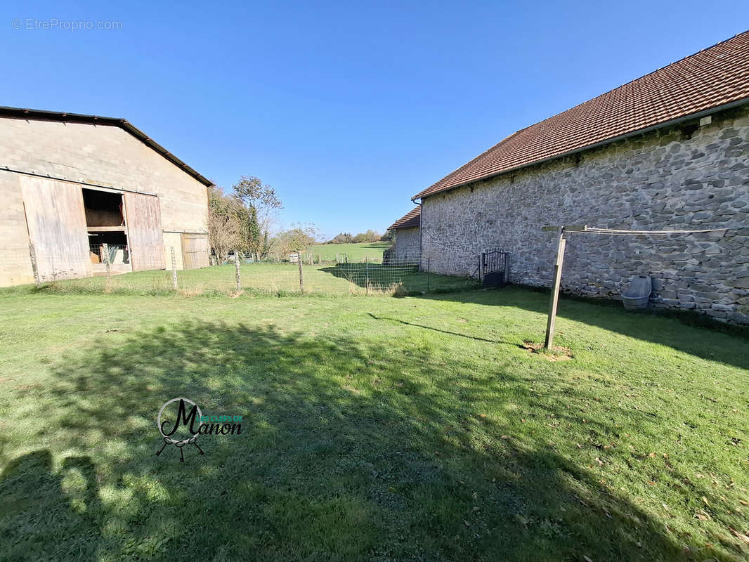 Maison à SAINT-LEGER-LA-MONTAGNE