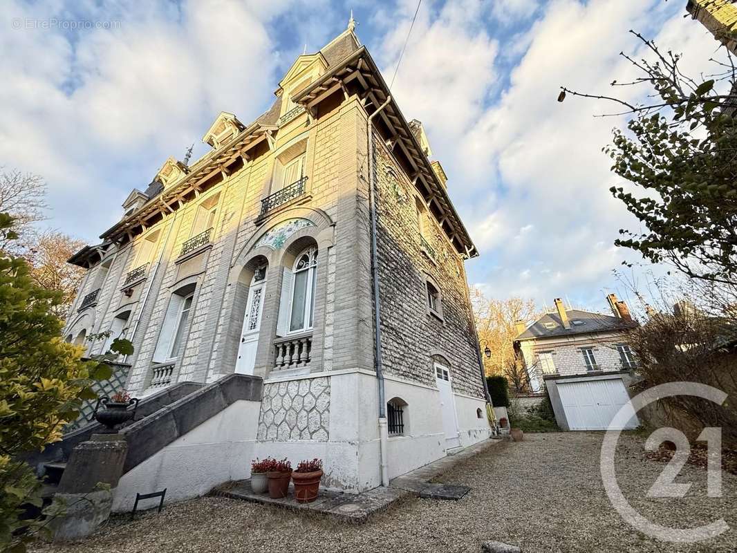 Maison à FONTAINEBLEAU