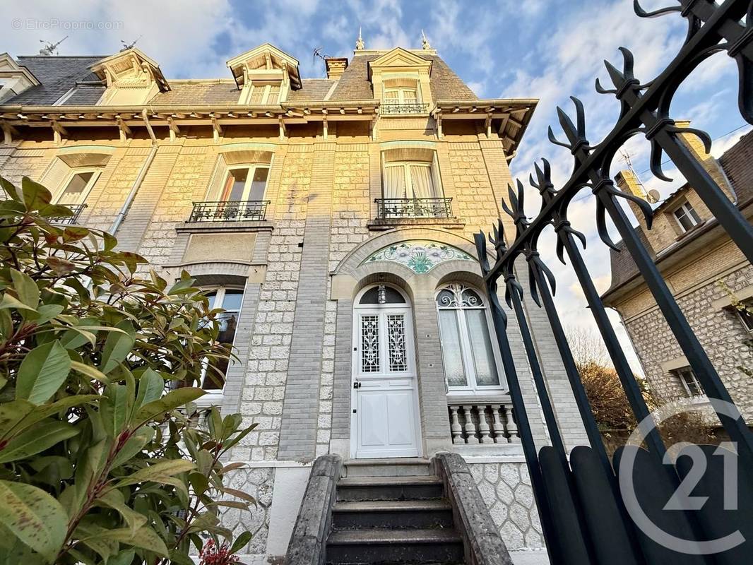 Maison à FONTAINEBLEAU