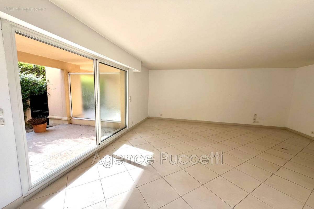 Appartement à VENCE