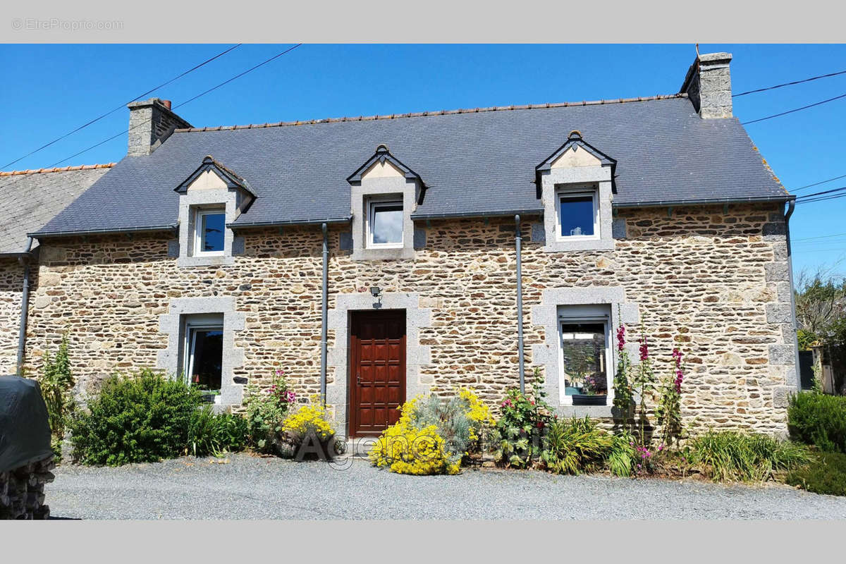 Maison à SAINT-DONAN