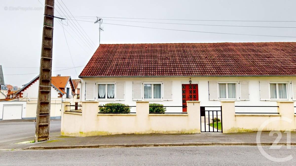 Maison à SAINT-QUENTIN