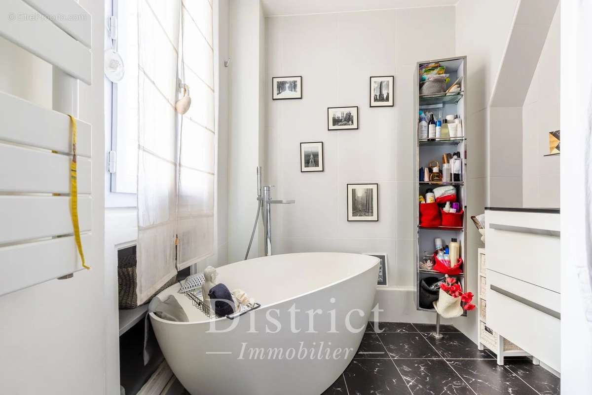 Appartement à PARIS-15E