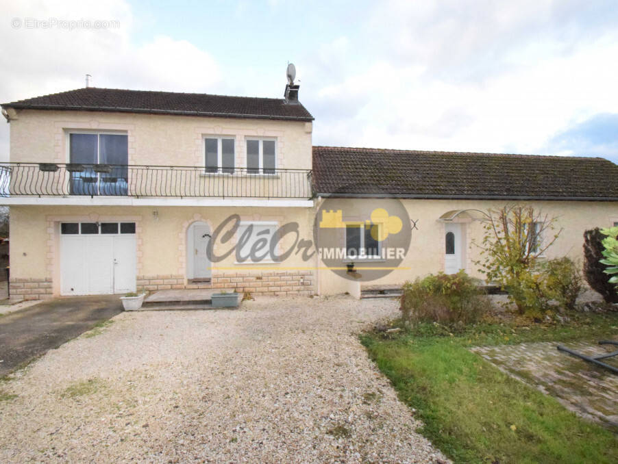 Maison à PAGNY-LE-CHATEAU