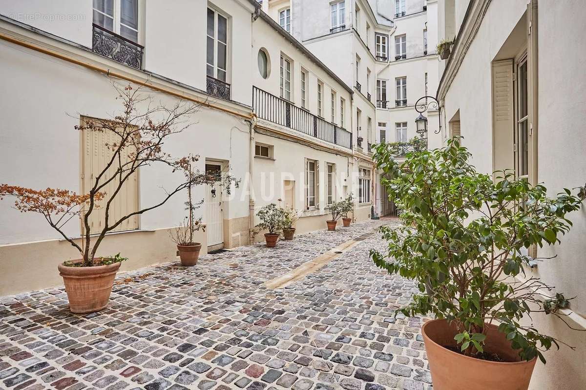 Appartement à PARIS-6E