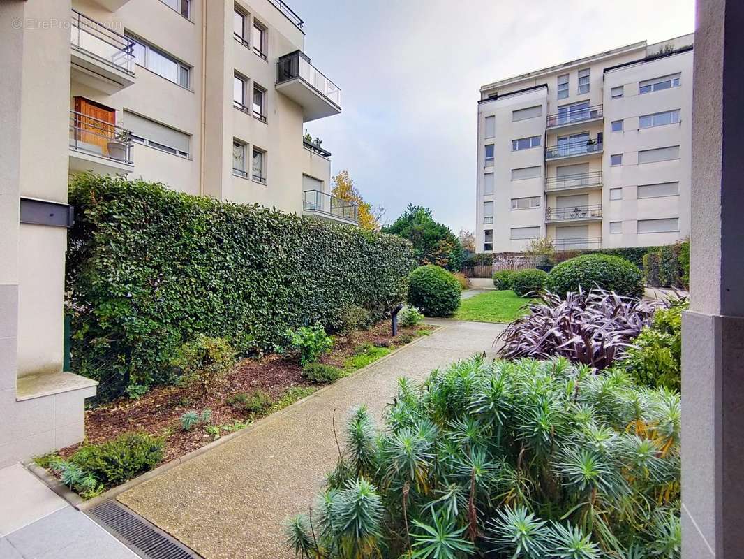 Appartement à NANTERRE