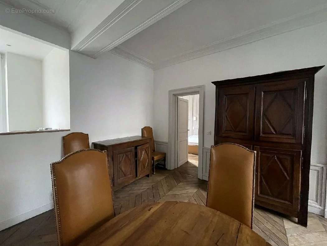 Appartement à PARIS-6E