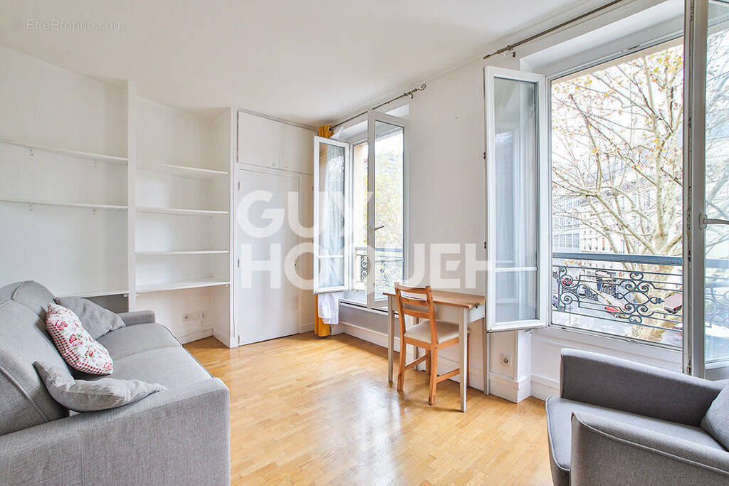 Appartement à PARIS-10E