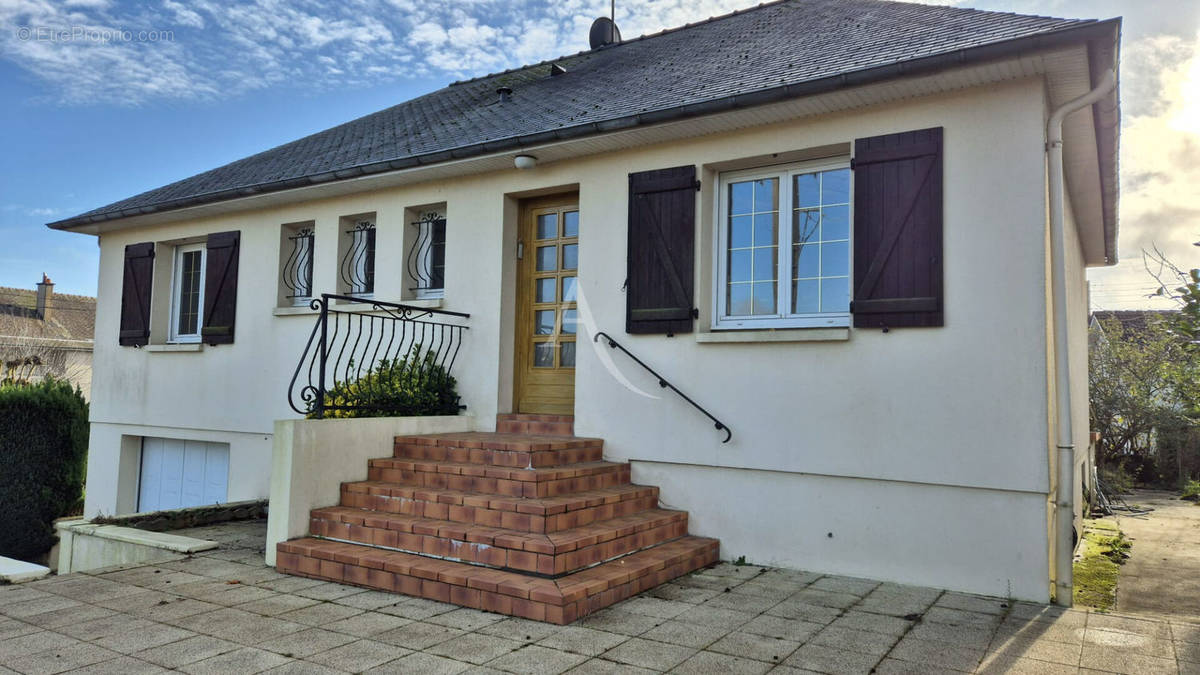 Maison à MAYENNE