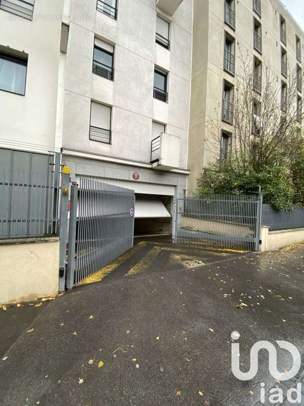 Photo 2 - Parking à ASNIERES-SUR-SEINE