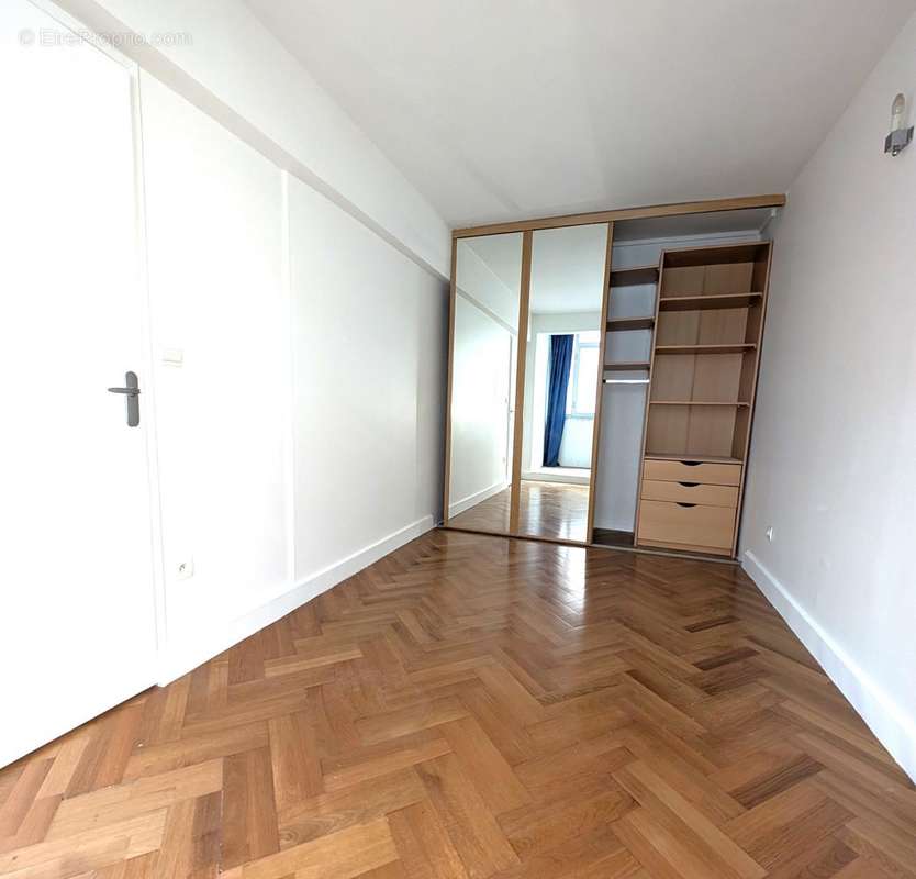 Appartement à PARIS-19E