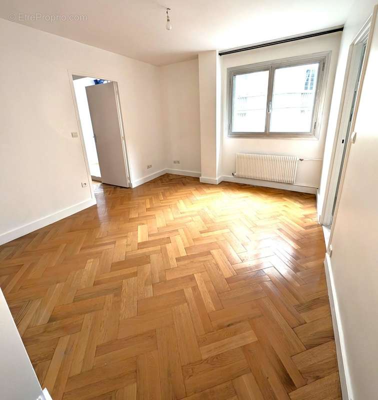 Appartement à PARIS-19E