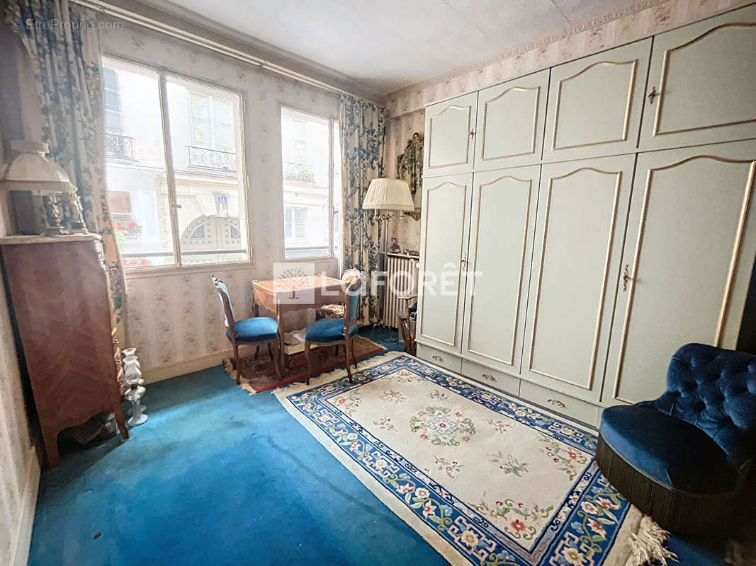 Appartement à PARIS-1E