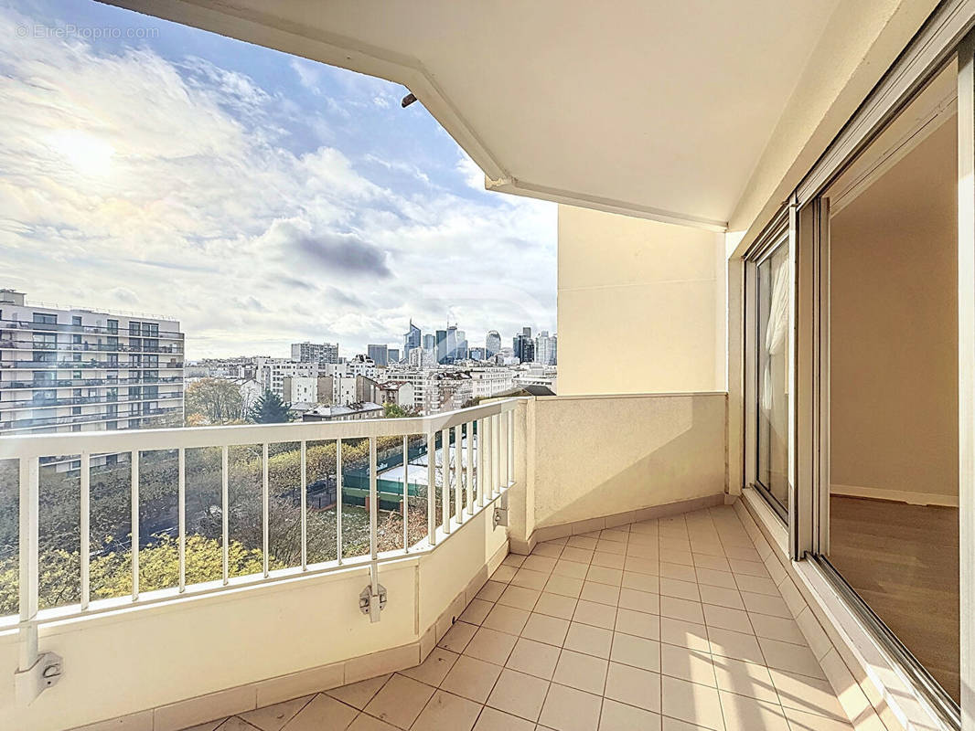 Appartement à COURBEVOIE