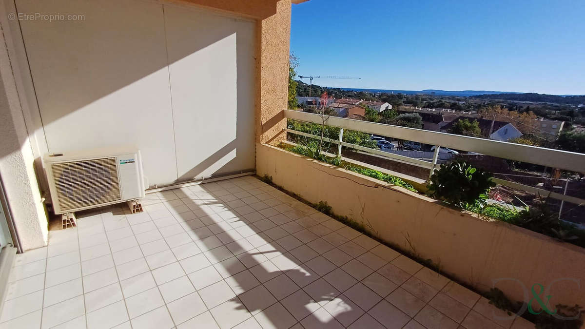 Appartement à BORMES-LES-MIMOSAS